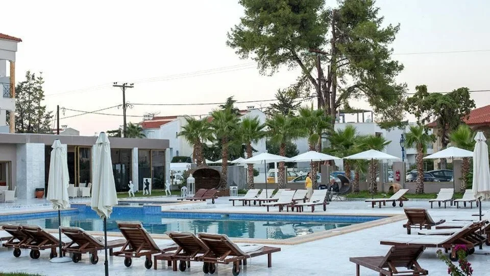 Halkidiki – Hanioti Melathron ★★★★ (2 adults + 1 child) 5