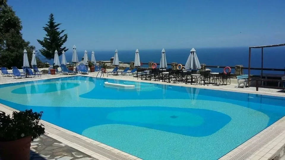 2 adults+1 child Pilio Sea Horizon Greece