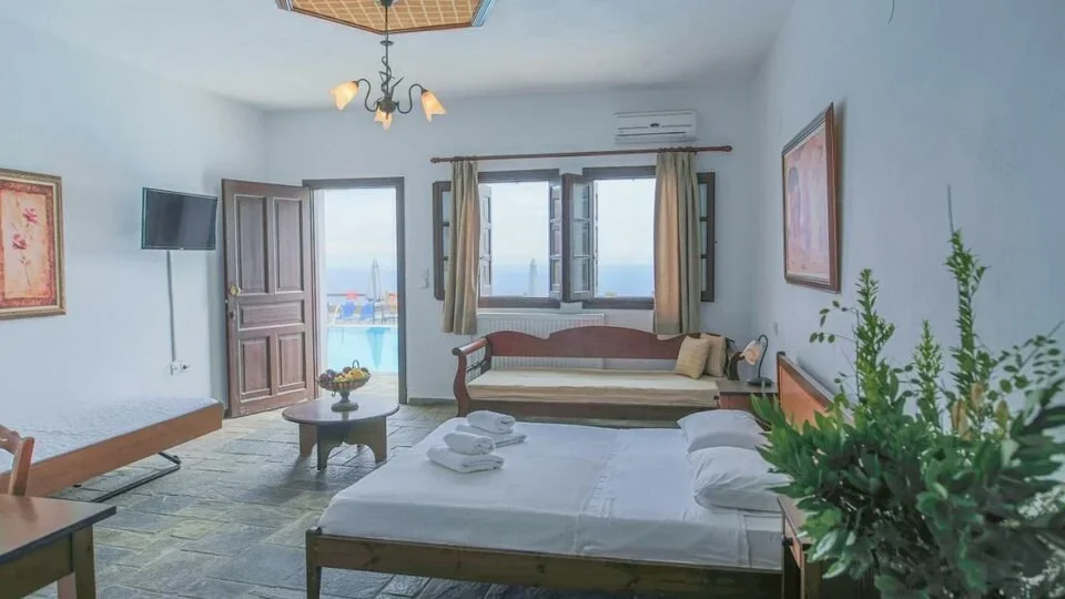 2 adults+1 child Pilio Sea Horizon Greece 4