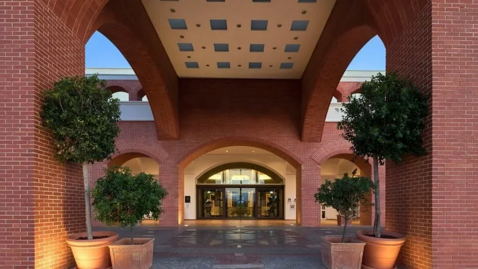 2ADULTS+1CHILD LUXURY VACATION, PORTUGAL, 5STARS 7