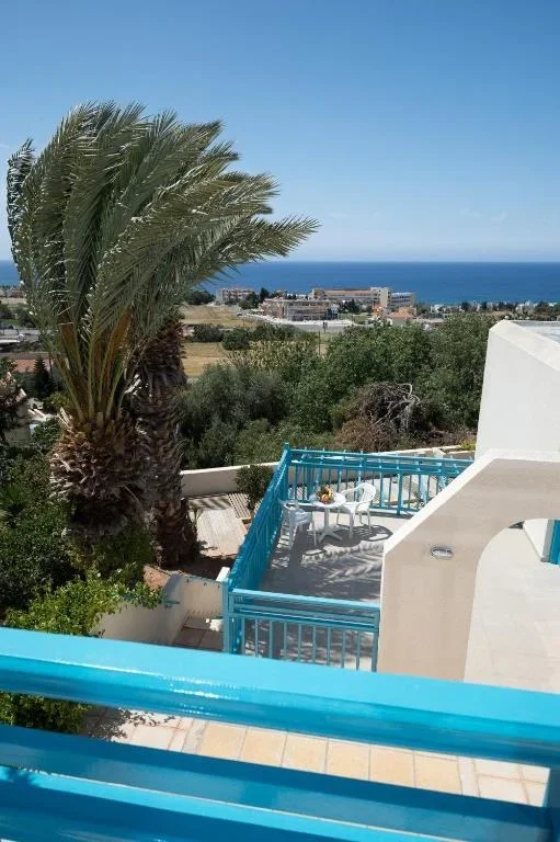 (FLIGHT+ACCOMMODATION) CITY BREAK IN CYPRUS – PAPHOS (2 ADULTS) APARTMENT 2