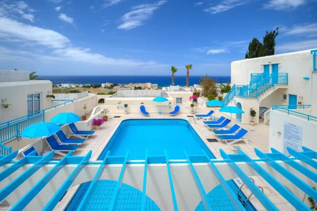 (FLIGHT+ACCOMMODATION) CITY BREAK IN CYPRUS – PAPHOS (2 ADULTS) APARTMENT 5