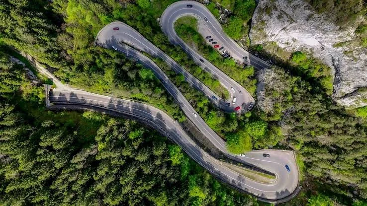 Evadare în oraș și natură – Iași & Lacul Roșu, România 2
