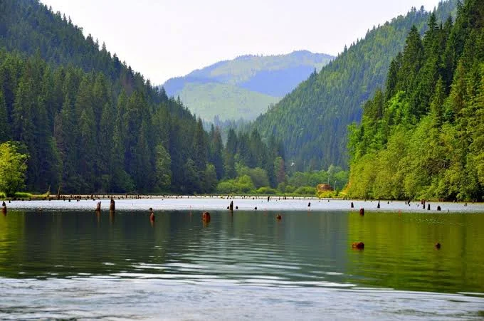 Evadare în oraș și natură – Iași & Lacul Roșu, România 3